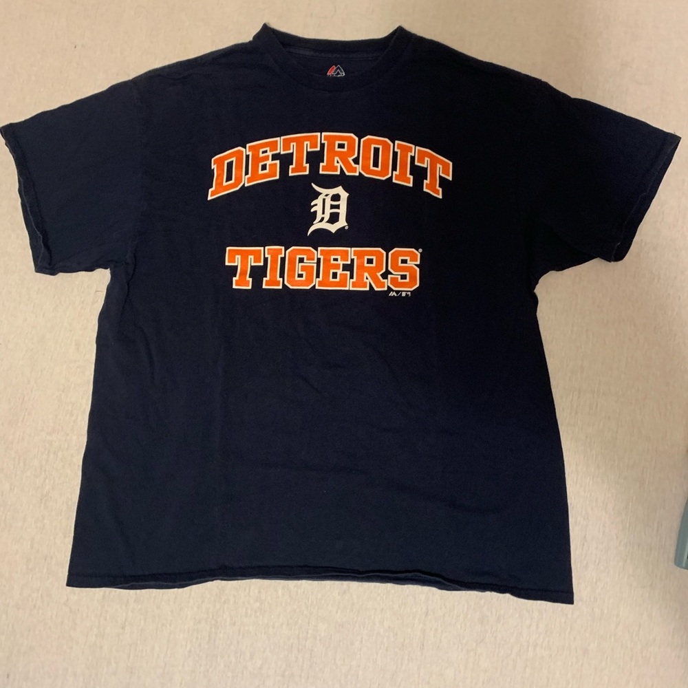 Mens XL Detroit Tigers t-shirt